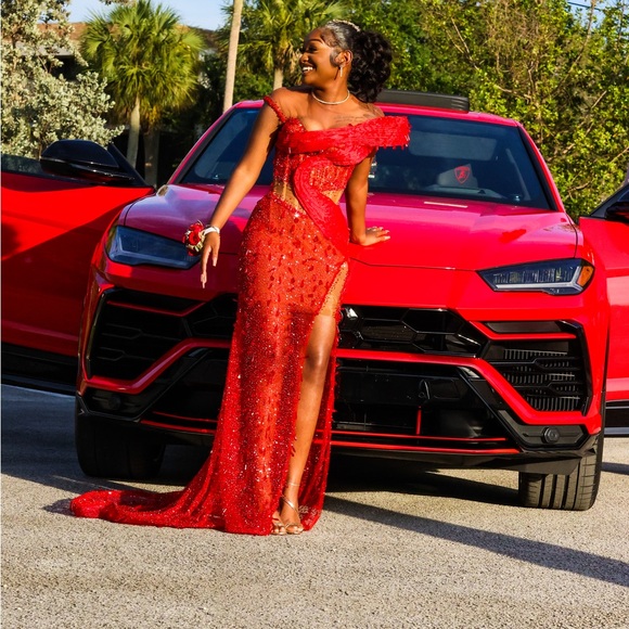 Custom Nigerian style prom dress. - Picture 1 of 5